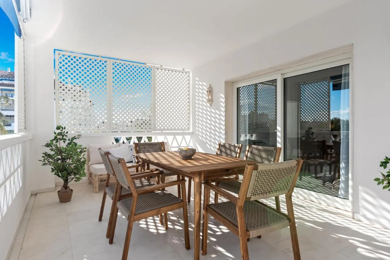 Precioso Y Muy Cerca De La Playa En Las Gaviotas Marbella Appartamento